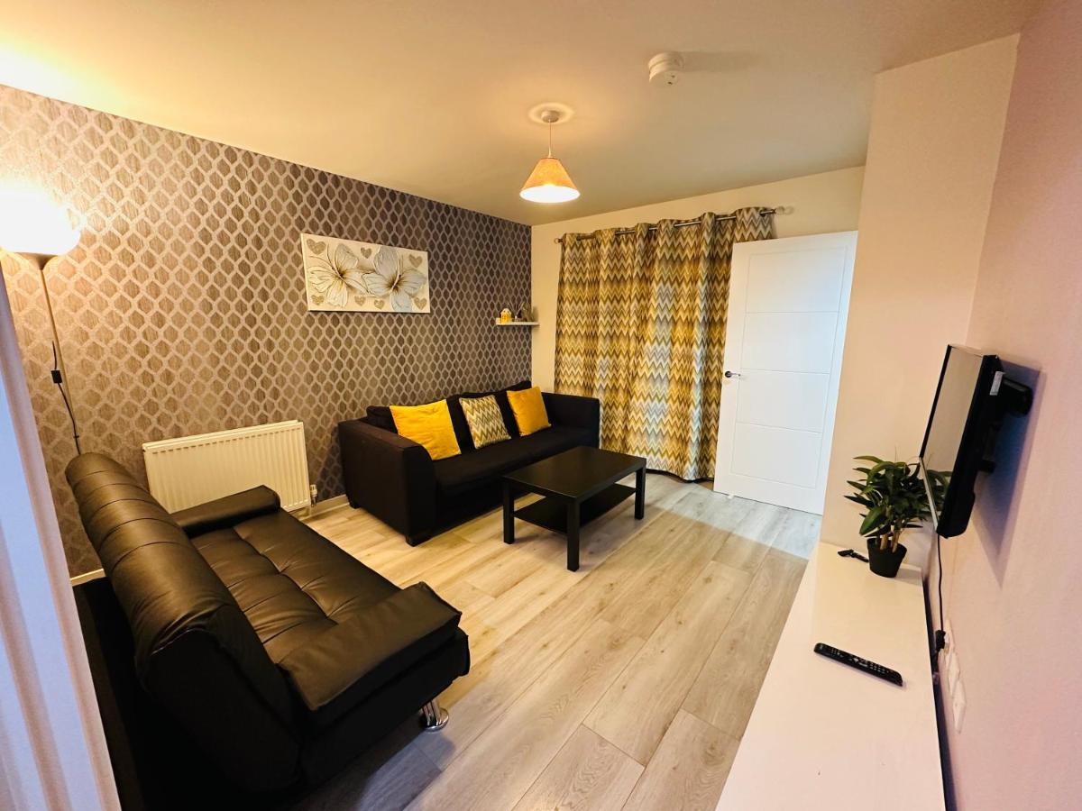 Modern 3 Bed Villa With Free Parking And Garden Close To City Center And Edinburgh Airport Kültér fotó